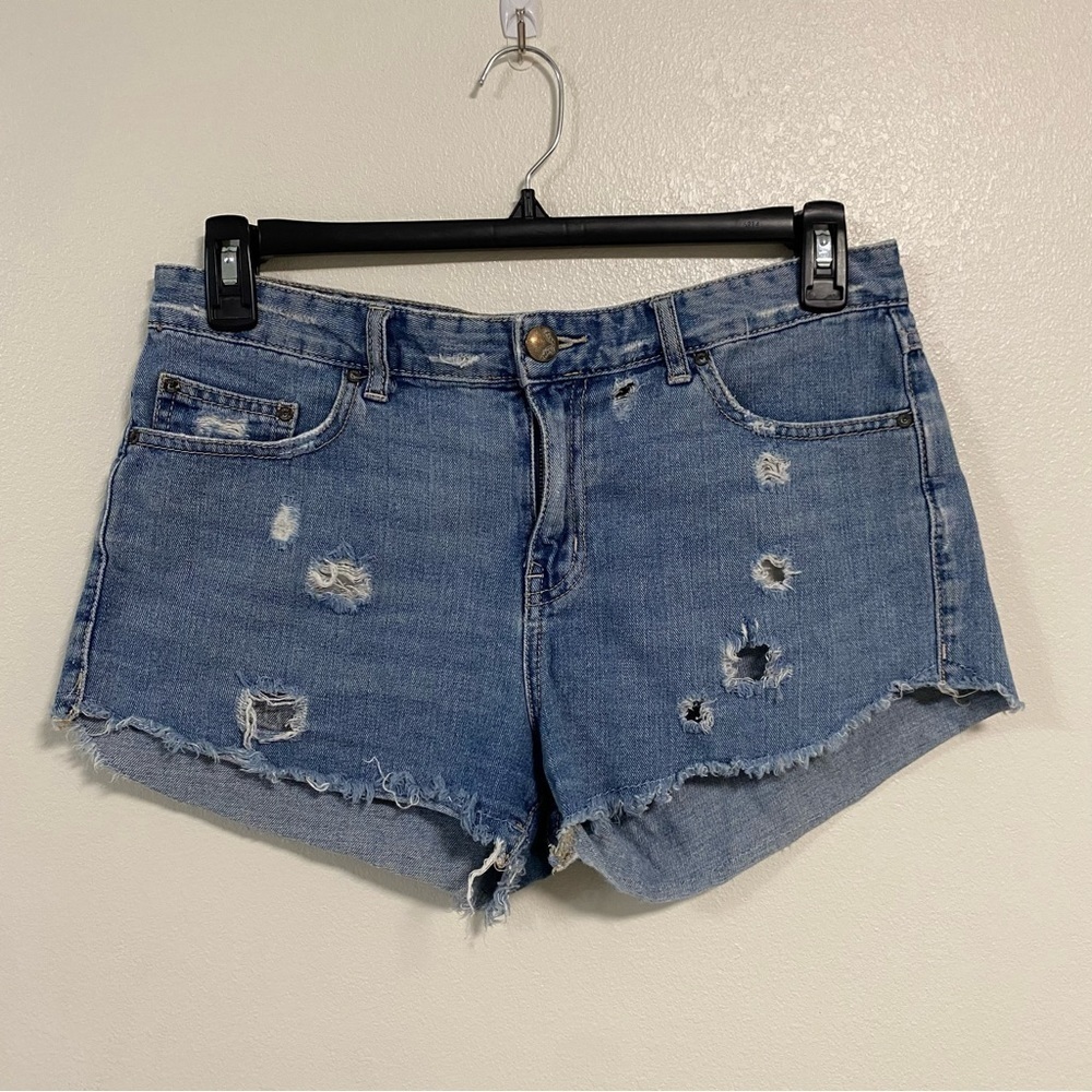 Free People Shorts Women’s Size 29/8 Light Wash Cut Off Daisy Duke Jean Shorts